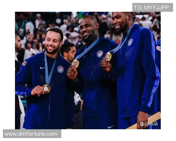 2016年NBA经典对决勇士与热火精彩录像回顾与分析