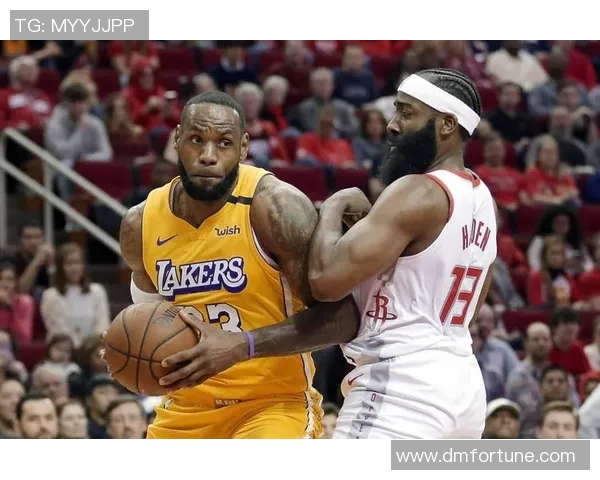 湖人队与黄蜂队激战207场比赛争夺季后赛席位的关键对决