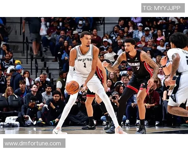 文班亚马新秀赛季表现惊艳场均数据引领联盟新星竞争 文班亚马新秀赛季表现惊艳场均数据引领联盟新星竞争