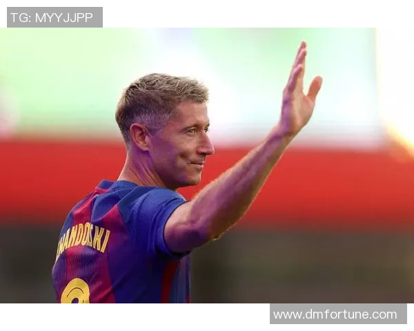 莱万回归拜仁遭球迷嘘声四起质疑其忘恩负义情感纠葛 莱万回归拜仁遭球迷嘘声四起质疑其忘恩负义情感纠葛